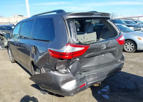 2016 Toyota Sienna Le 7 Passenger z USA, uszkodzony, nr VIN 5TDJK3DC5GS133753